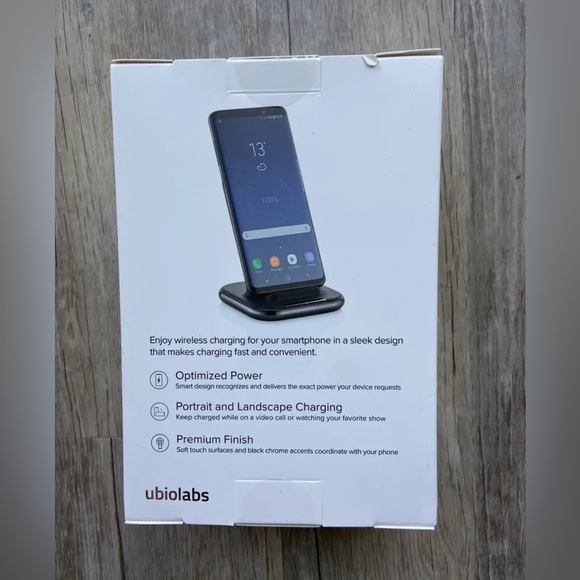 UbioLabs Shadow 10W Wireless Charging Stand for Mobile Devices - Color: Black. - Picture 3 of 5